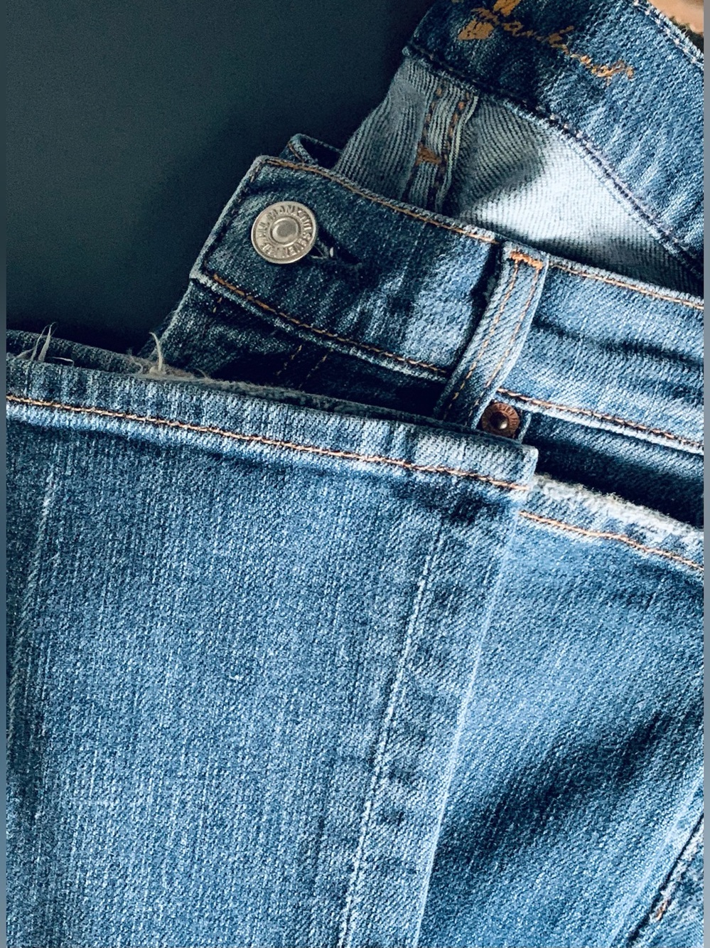 7 For All Mankind Bootcut Jeans in Size 28 | Medium Wash-Low-Rise Stretch Denim - Picture 9 of 16